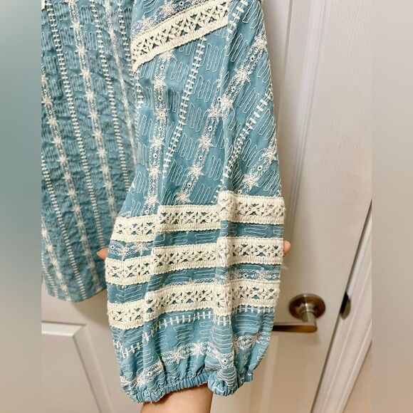 Tru Luxe Womens Embroidered Peasant Top Blouse Tunic Size M Boho Teal NWT - Picture 5 of 10